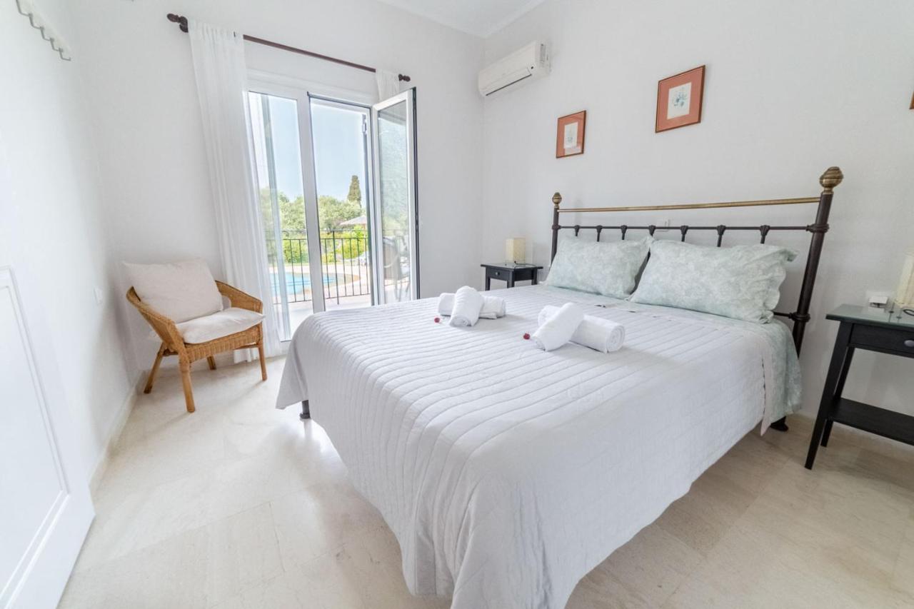 Villa Adonis Halikounas Extérieur photo