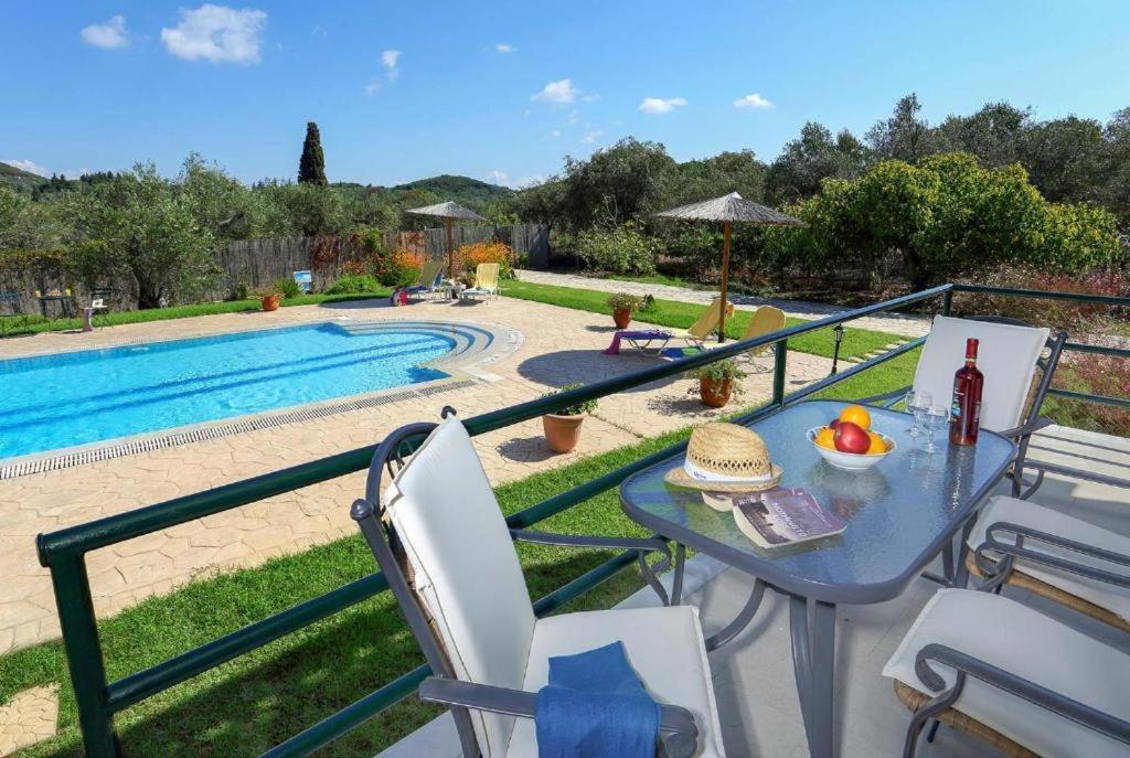 Villa Adonis Halikounas Extérieur photo